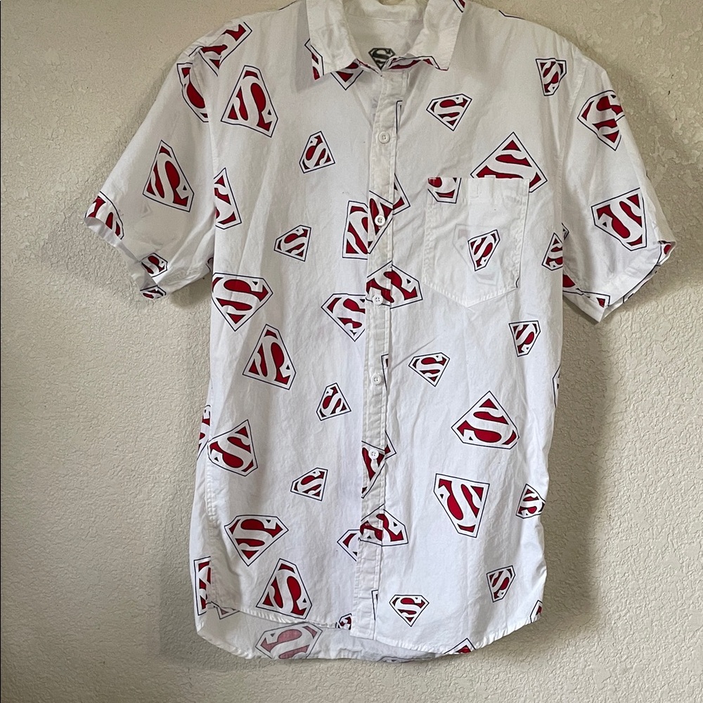 Men’s Superman Short Sleeve Shirt - Picture 2 of 5